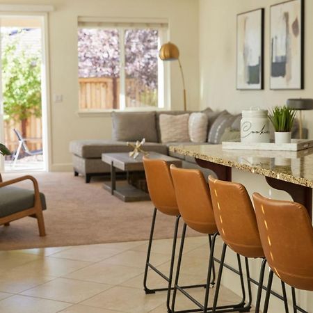 New Upscale House, Tahoe 30-Min W/ Cal King รีโน ภายนอก รูปภาพ