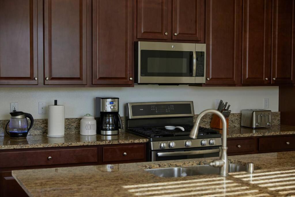 New Upscale House, Tahoe 30-Min W/ Cal King รีโน ภายนอก รูปภาพ