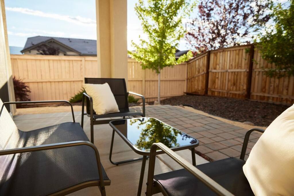 New Upscale House, Tahoe 30-Min W/ Cal King รีโน ภายนอก รูปภาพ