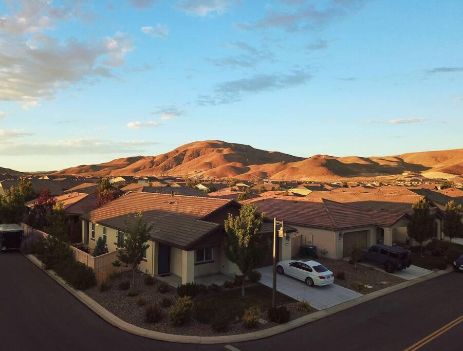 New Upscale House, Tahoe 30-Min W/ Cal King รีโน ภายนอก รูปภาพ