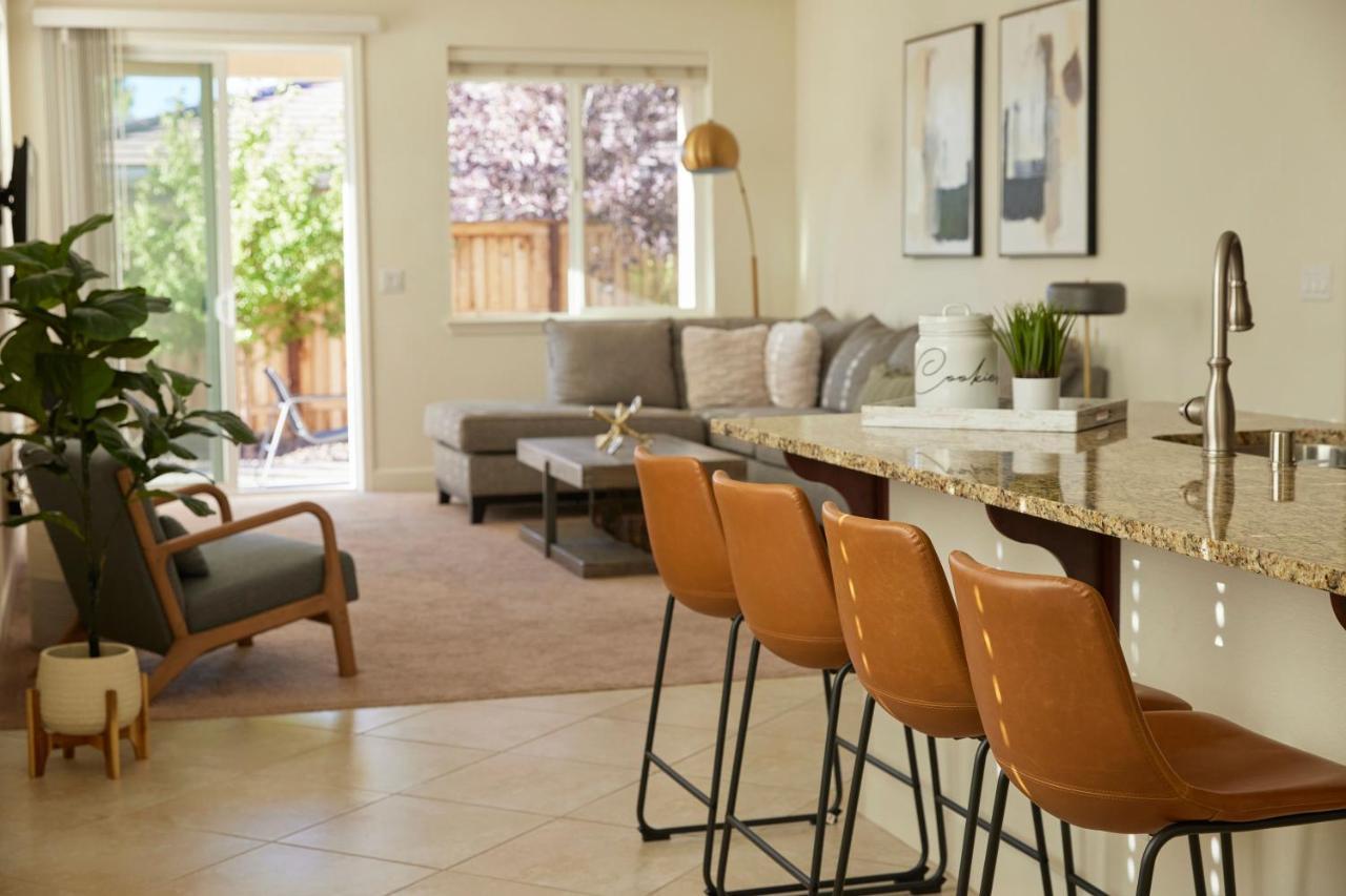 New Upscale House, Tahoe 30-Min W/ Cal King รีโน ภายนอก รูปภาพ