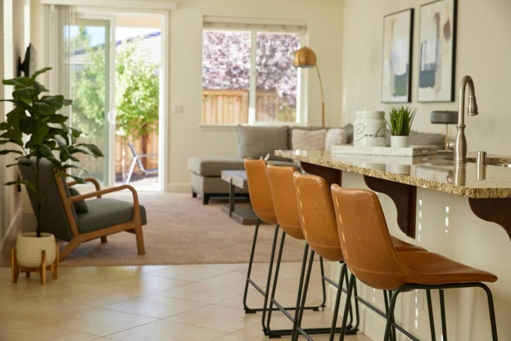 New Upscale House, Tahoe 30-Min W/ Cal King รีโน ภายนอก รูปภาพ